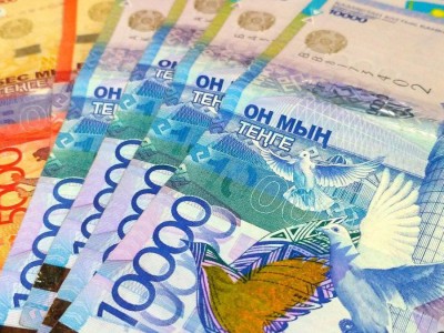 
                    Сколько на зарплаты госслужащих тратит Казахстан
                