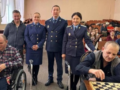 
                    Прокуроры Павлодара посетили дом престарелых
                
