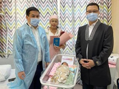 
                    День Шанырака: в Астане роженицам и малышам вручили подарки
                
