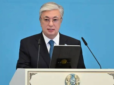 
                    Касым-Жомарт Токаев поздравил с Амал күні
                