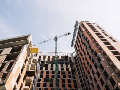 
                    Строительство 33 жилых домов приостановили в Астане из-за нарушений
                