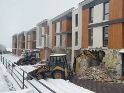 
                    В Алматы начат снос жилого комплекса «Мечта»
                