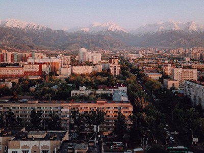 
                    Развитие Алматы в цифрах
                