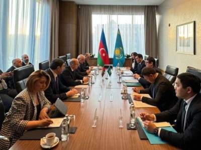 
                    Астана и Баку обсуждают транзит казахстанской нефти через Азербайджан
                