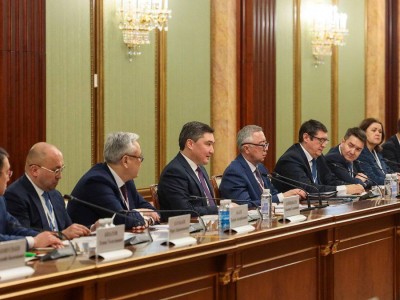 
                    Олжас Бектенов и Михаил Мишустин обсудили вопросы торгово-экономического сотрудничества
                