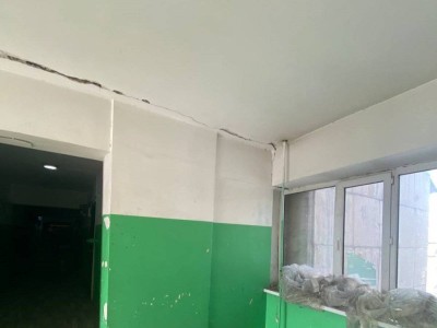 
                    Подъезд трещит не в первый раз: о последствиях землетрясения пишут алматинцы
                