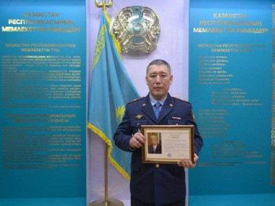 
                    Токаев поблагодарил полицейского из области Абай
                