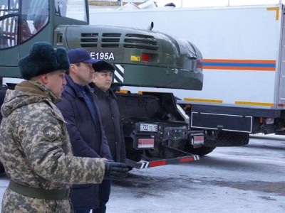 
                    Министр по ЧС лично проверил ледовую обстановку на Шульбинском водохранилище и реке Иртыш
                