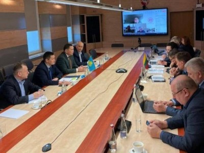 
                    Казахстан предложил Литве сотрудничество по запуску контейнерных перевозок
                