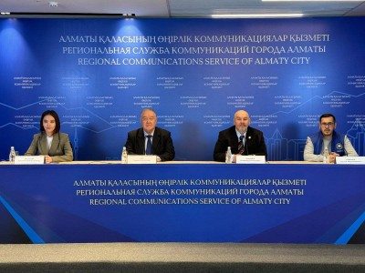 
                    Представители этнокультурных объединений поздравили алматинцев с Днем благодарности
                