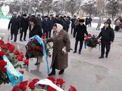 
                    178-летие Жамбыла Жабаева отметили в Таразе
                