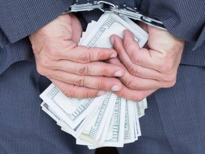 
                    800 тыс. тенге алиментов присвоил себе судоисполнитель в Алматинской области
                