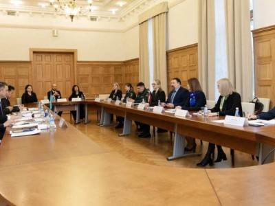 
                    Казахстанцы смогут легально работать в Латвии
                
