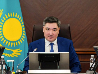 
                    Сократить чиновникам расходы на командировки и форумы предложили в Правительстве
                