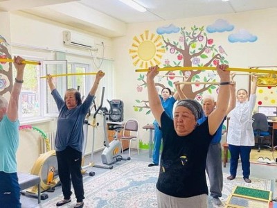 
                    В городской поликлинике № 11 открыта Школа пожилых людей
                