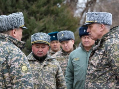 
                    Зачем министр обороны ездил в Шымкентский гарнизон
                