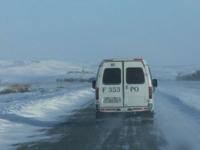 
                    Ограничено движение транспорта в 9 областях Казахстана
                