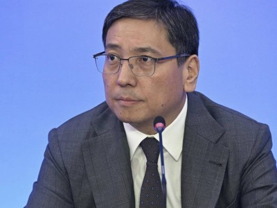 
                    Алматы будет развиваться с приоритетом для общественного транспорта – Ерболат Досаев
                