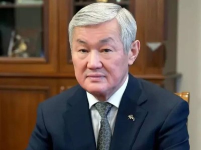
                    В Минтруда почтили память Бердибека Сапарбаева
                