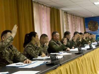 
                    Порядка четырехсот офицеров будут аттестованы в военном институте
                