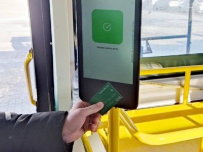 
                    Банковской картой теперь можно оплатить проезд в общественном транспорте Астаны
                