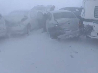 
                    Более 250 ДТП за сутки произошло из-за непогоды в Астане
                