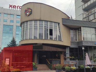 
                    В Алматы сносят еще одну незаконную пристройку
                
