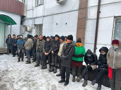 
                    40 нелегалов из Узбекистана задержали на мусорном полигоне в Алматинской области
                