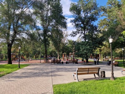 
                    В Алматы продолжаются работы по благоустройству районов города
                