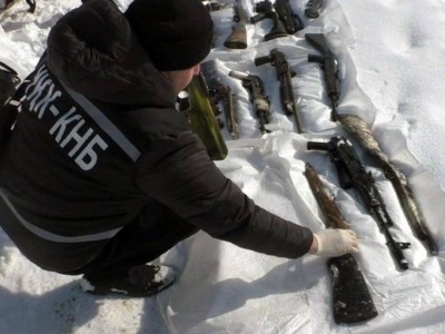 
                    Схрон с оружием нашли сотрудники КНБ в Алматы
                