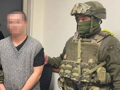 
                    Воевавшего в Сирии казахстанца под конвоем доставили в Алматы
                