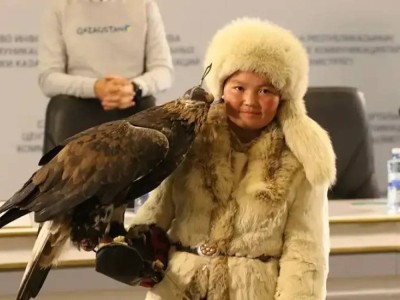 
                    Всемирно известная беркутчи переехала из Монголии в Казахстан
                
