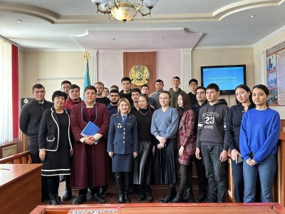 
                    Показательный суд провела для студентов полиция Жетысу
                