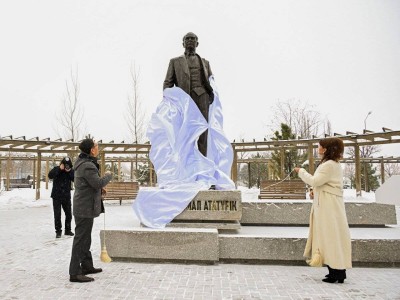 
                    Памятник Мустафе Кемалю Ататюрку открыли в Алматы
                