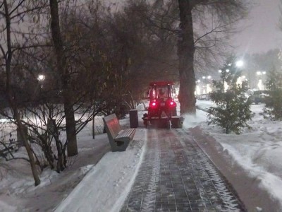 
                    Более тысячи дорожных рабочих вышли на уборку снега в Алматы
                