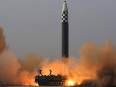 
                    КНДР запустила крылатые ракеты в сторону Желтого моря
                
