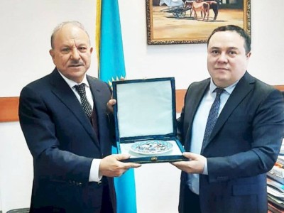 
                    Председатель полномочного Cовета Международного университета посетил медиахолдинг Alatau Aqparat
                