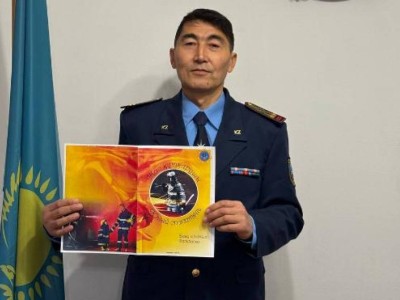 
                    Сотрудник ДЧС Туркестанской области выпустил книжку-раскраску «Юный спасатель»
                