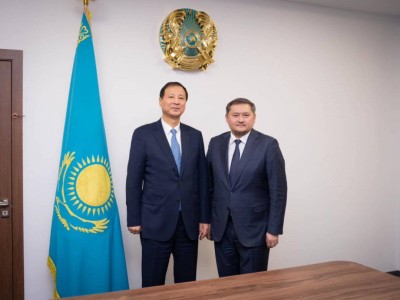 
                    Китай намерен увеличить число грантов на обучение для казахстанцев
                