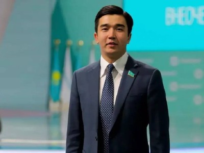 
                    Экс-мажилисмен Мади Ахметов получил новую должность
                