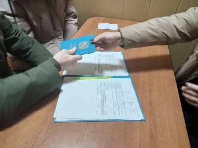 
                    Не о такой свадьбе мечтал: 18 пар поженились в СИЗО Павлодара
                