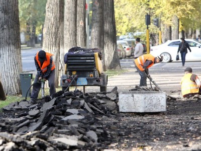 
                    Средний ремонт дорог завершили на 17 улицах в Турксибском районе
                