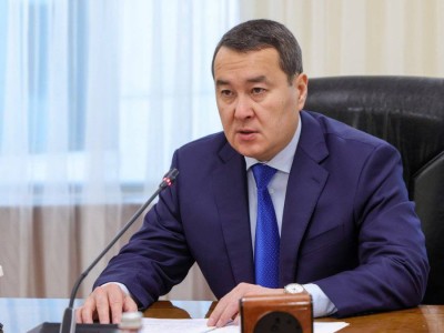 
                    Алихан Смаилов выразил соболезнования близким погибших при пожаре в Алматы
                