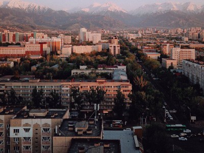 
                    В Алматы работает более ста тысяч молодых предпринимателей
                