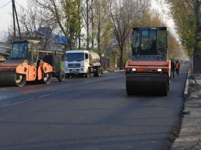 
                    В Ауэзовском районе в рамках децентрализации отремонтировали дороги на 12 улицах в 2023 году
                