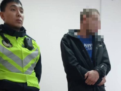 
                    Пьяный водитель притворился пассажиром в Костанайской области
                