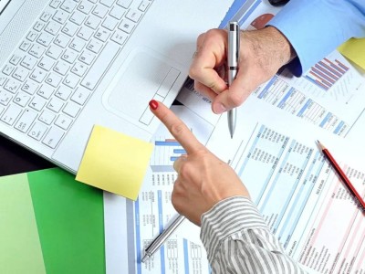 
                    Минтруда опровергло слухи о введении выплат за НДС
                