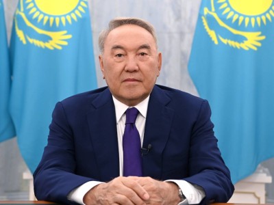 
                    Назарбаев обратился к соотечественникам
                