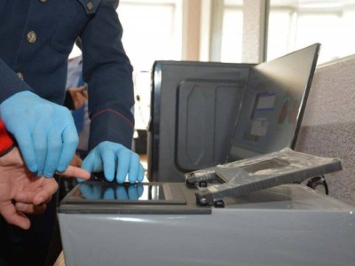 
                    Снимать отпечатки пальцев казахстанцы будут по желанию
                
