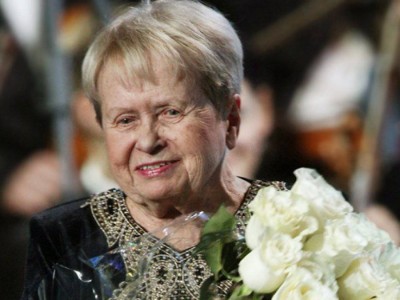 
                    Александра Пахмутова призвала больше и чаще слушать классическую музыку
                